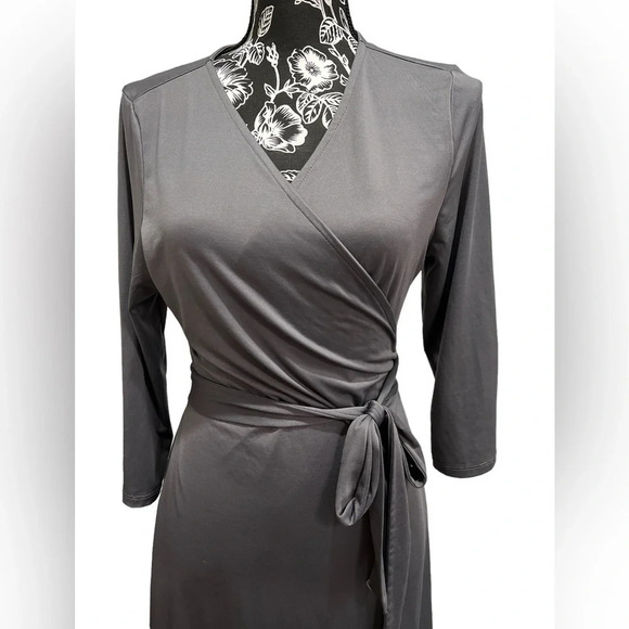 LuLaRoe Gray Wrap Dress Long Sleeve Midi Tie Waist Medium - Picture 4 of 8